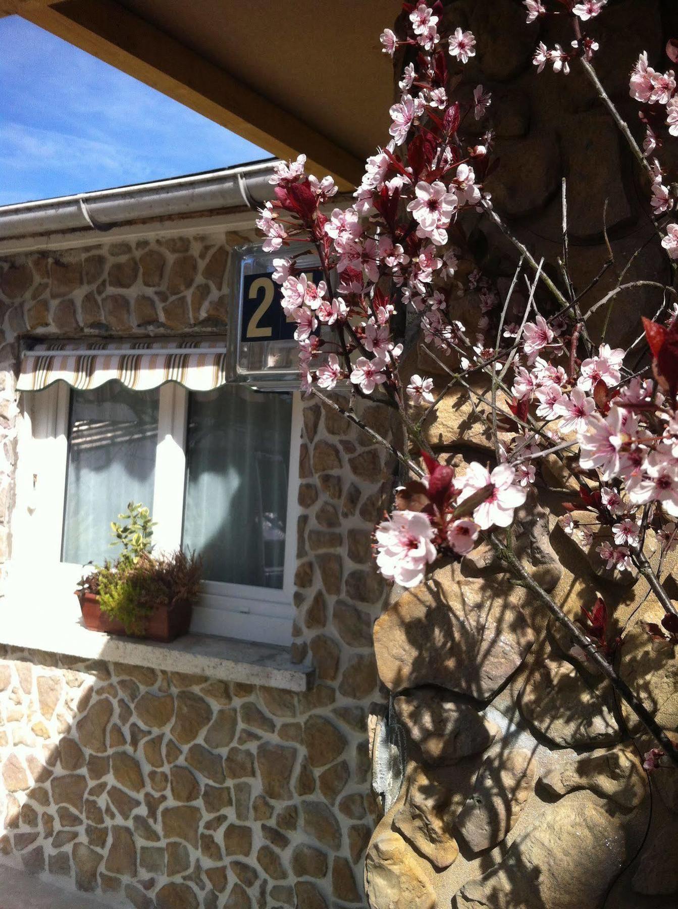 Aerotel Versailles Saint Cyr - L'Etape Du Silence Exterior photo